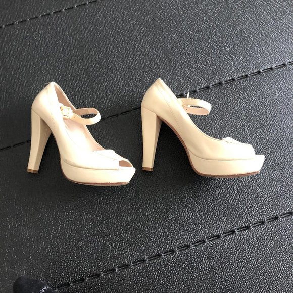 Dione Heels - Picture 5 of 5